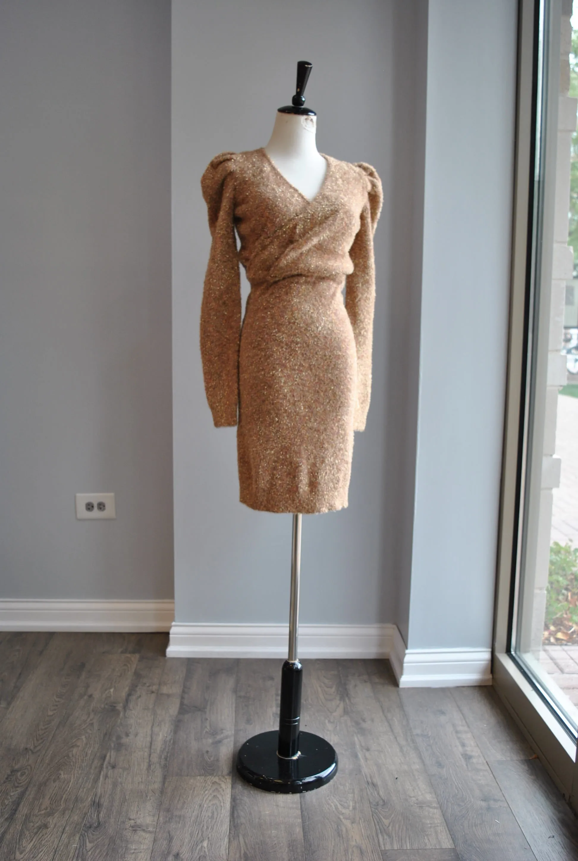 CLEARANE - GOLD SWEATER DRESS