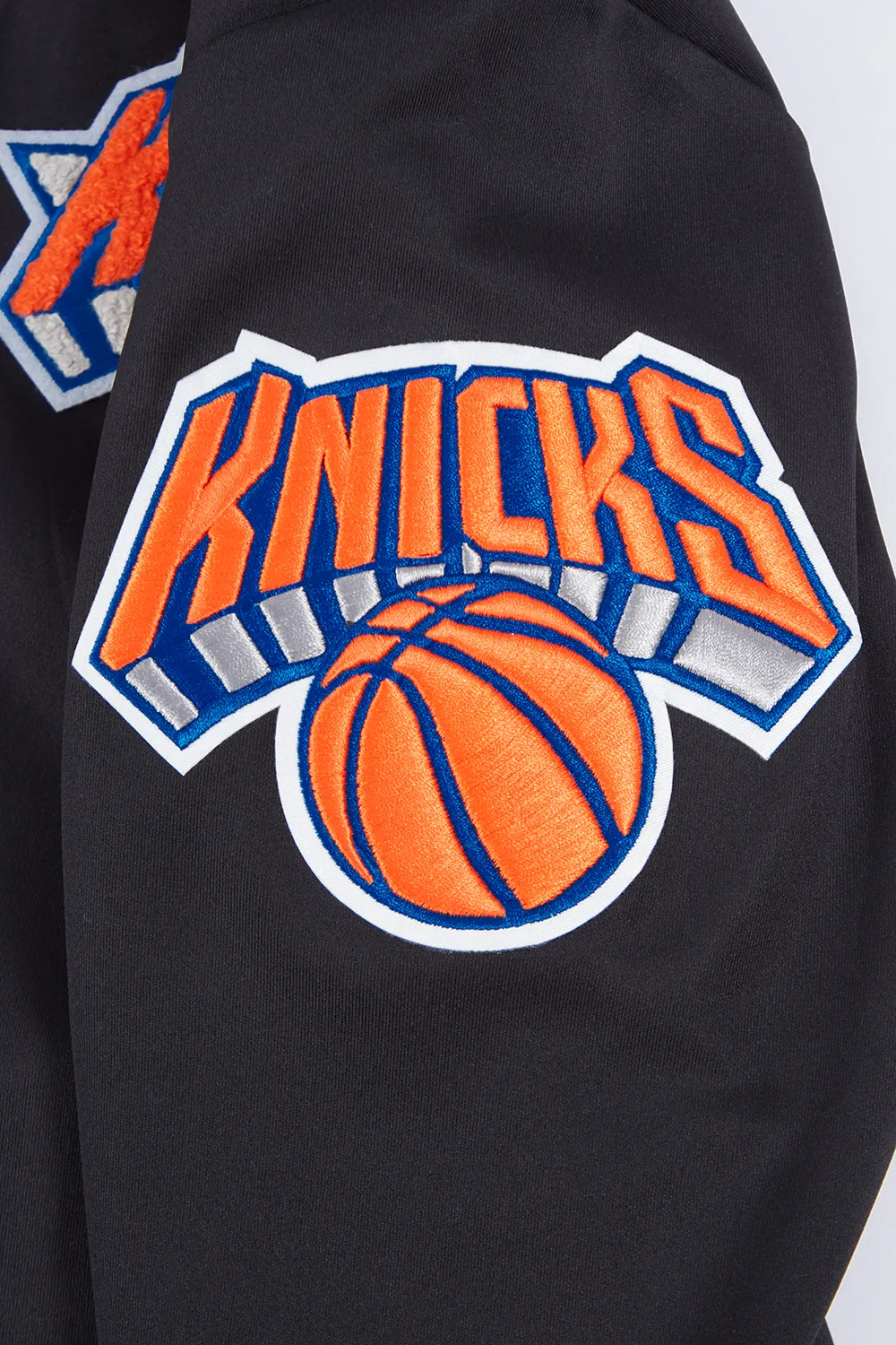NBA NEW YORK KNICKS CLASSIC MEN'S DK TRACK JACKET (BLACK)