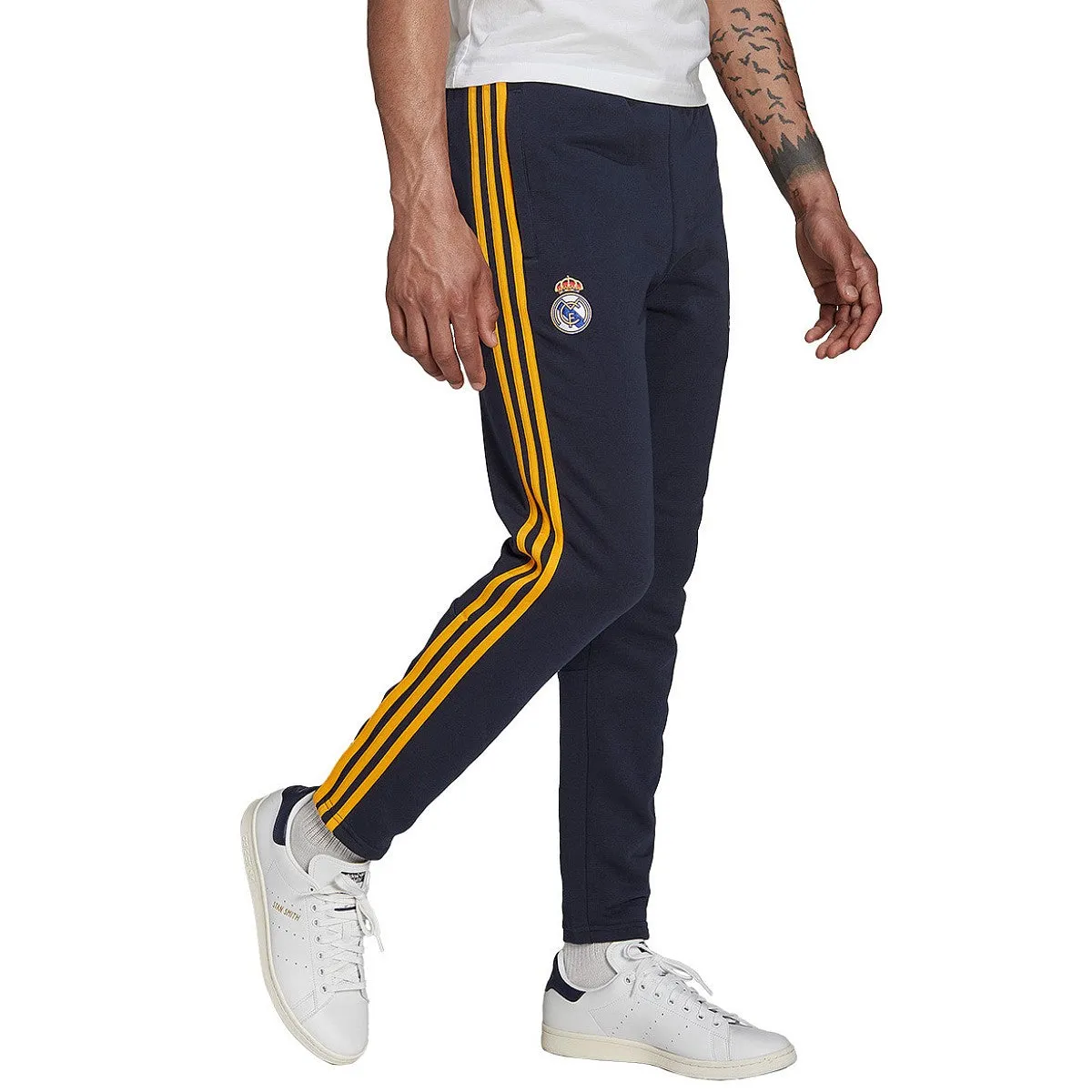 Real Madrid Casual 3S presentation tracksuit 2022/23 - Adidas