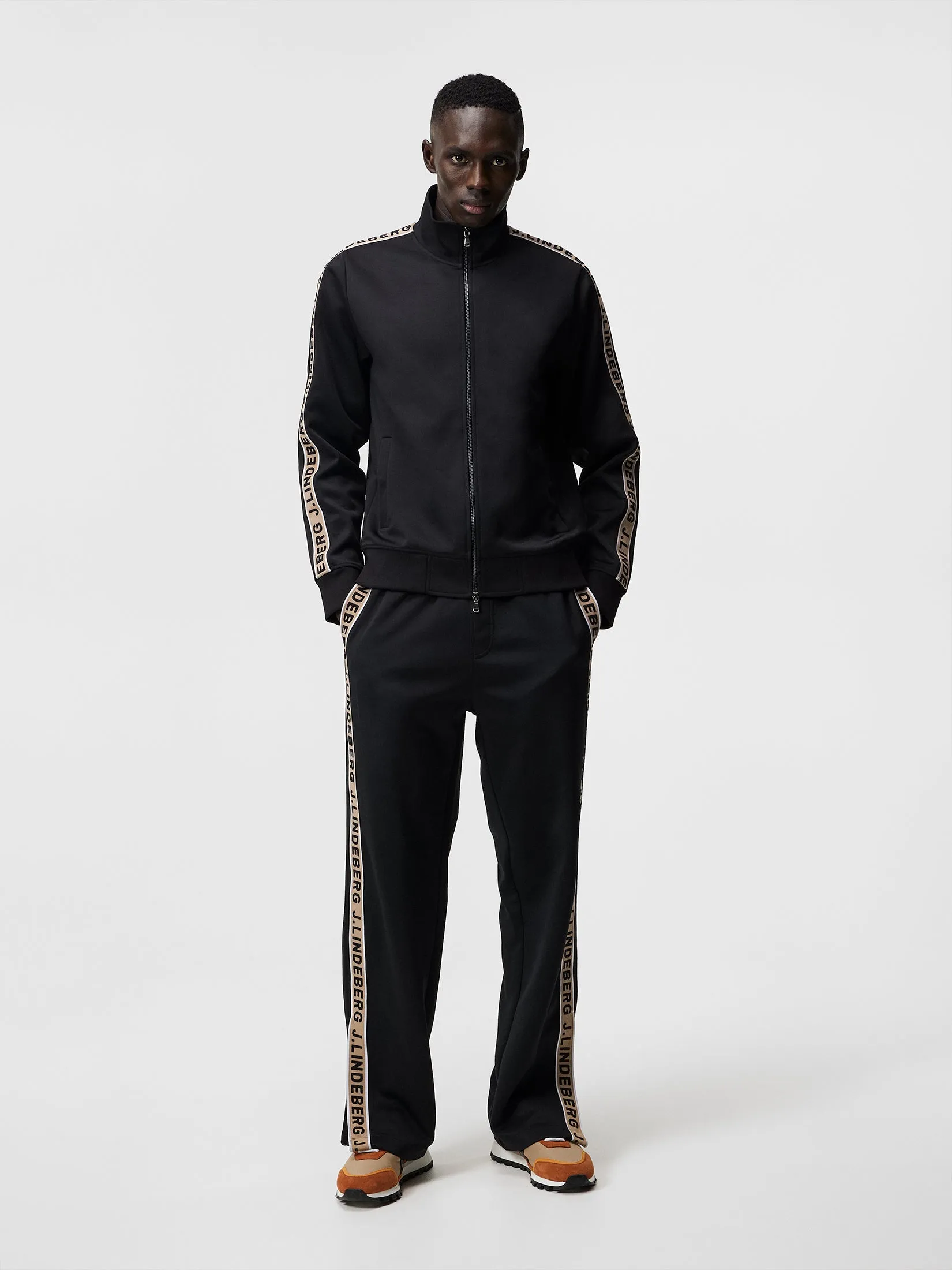 Travis Track Jacket / Black
