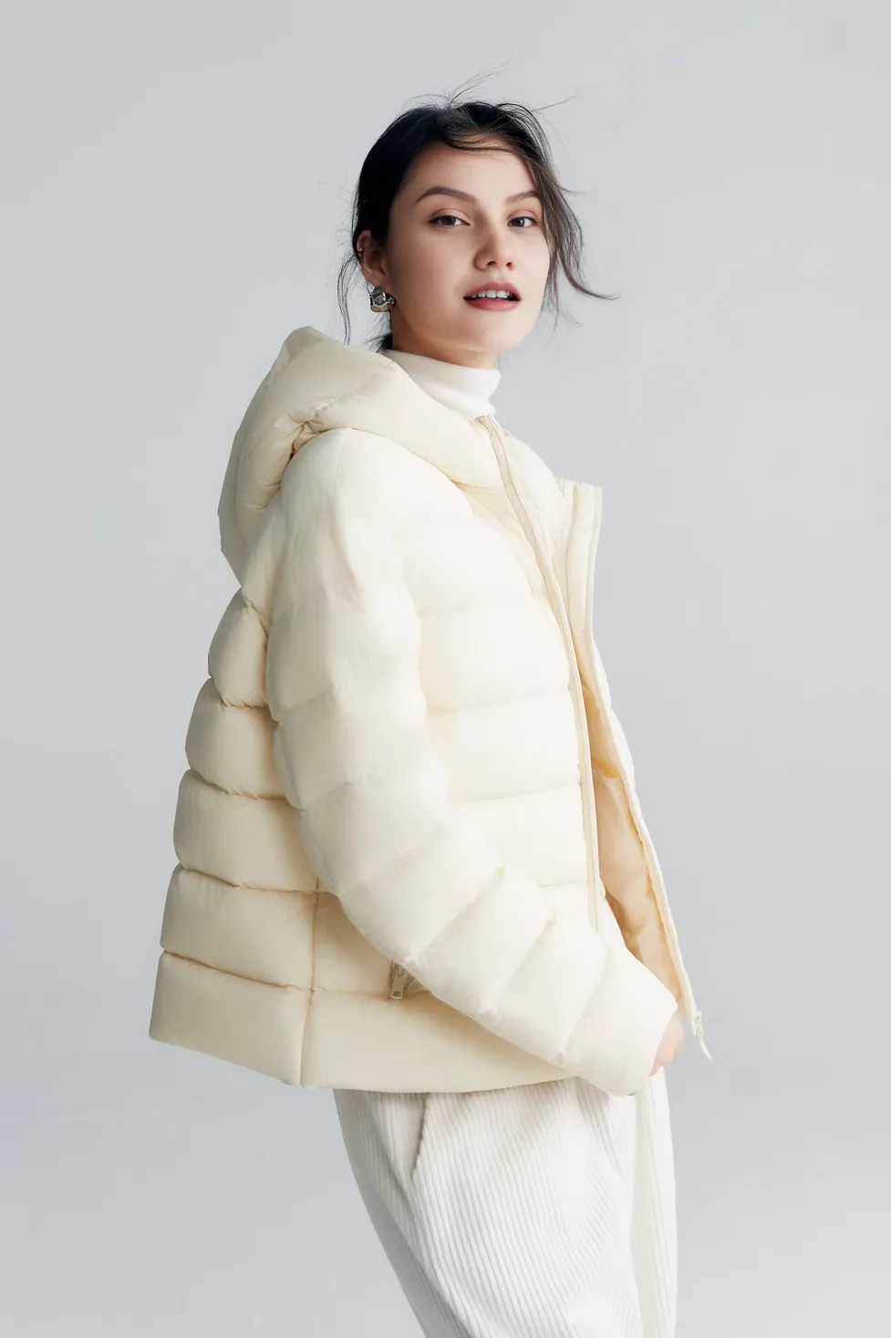Women's Ultra Lightweight Hooded Packable Down Puffer Jacket
