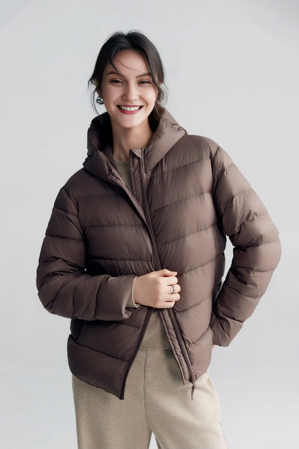 Women's Ultra Lightweight Hooded Packable Down Puffer Jacket