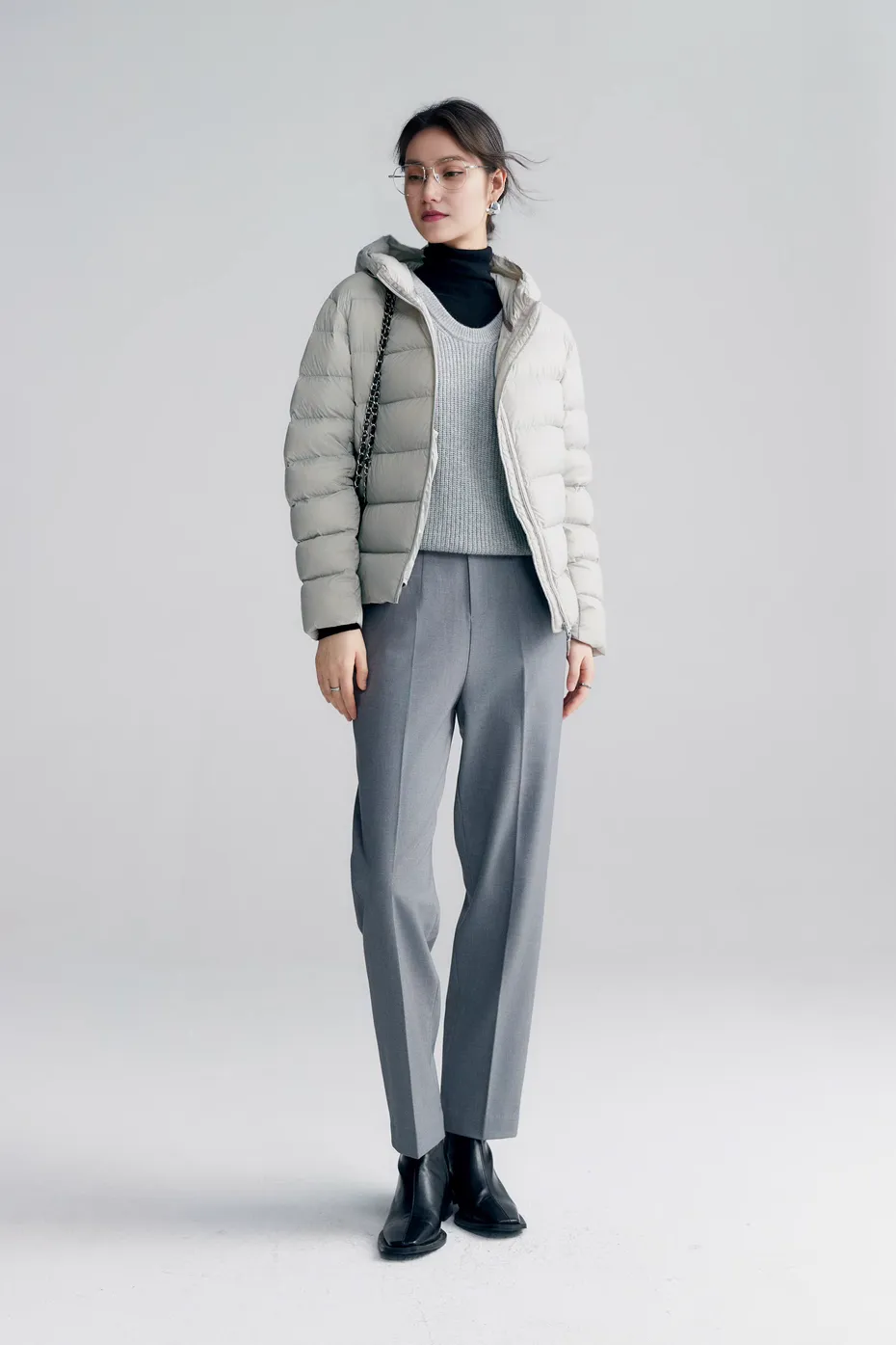 Women's Ultra Lightweight Hooded Packable Down Puffer Jacket